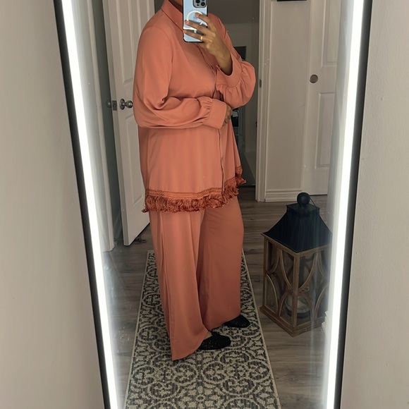 2 piece suit - Picture 4 of 4